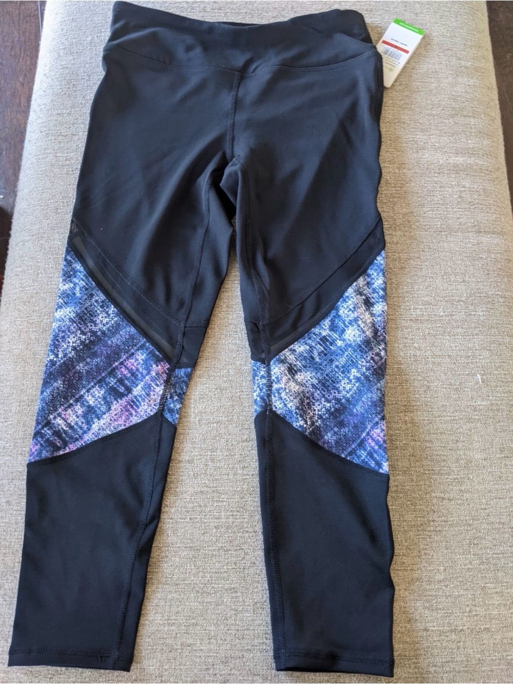 NWT Gaiam Capri Small